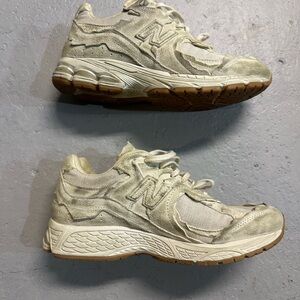 New Balance RDG 2002 distressed sneakers sz 8